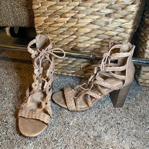 Medrona size 8 heels